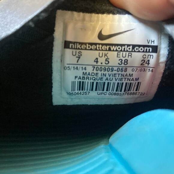 Nike Women's Roshe Run Woven 2.0 N7 Sneaker Size 7 - Picture 10 of 10